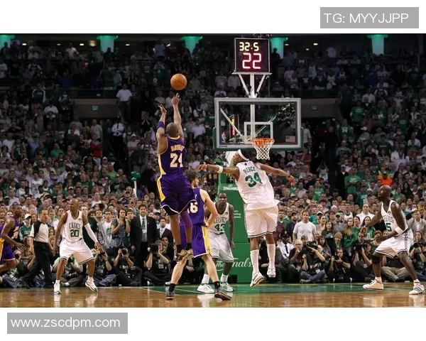 乔丹与科比巅峰对决经典比赛录像回顾及精彩瞬间解析